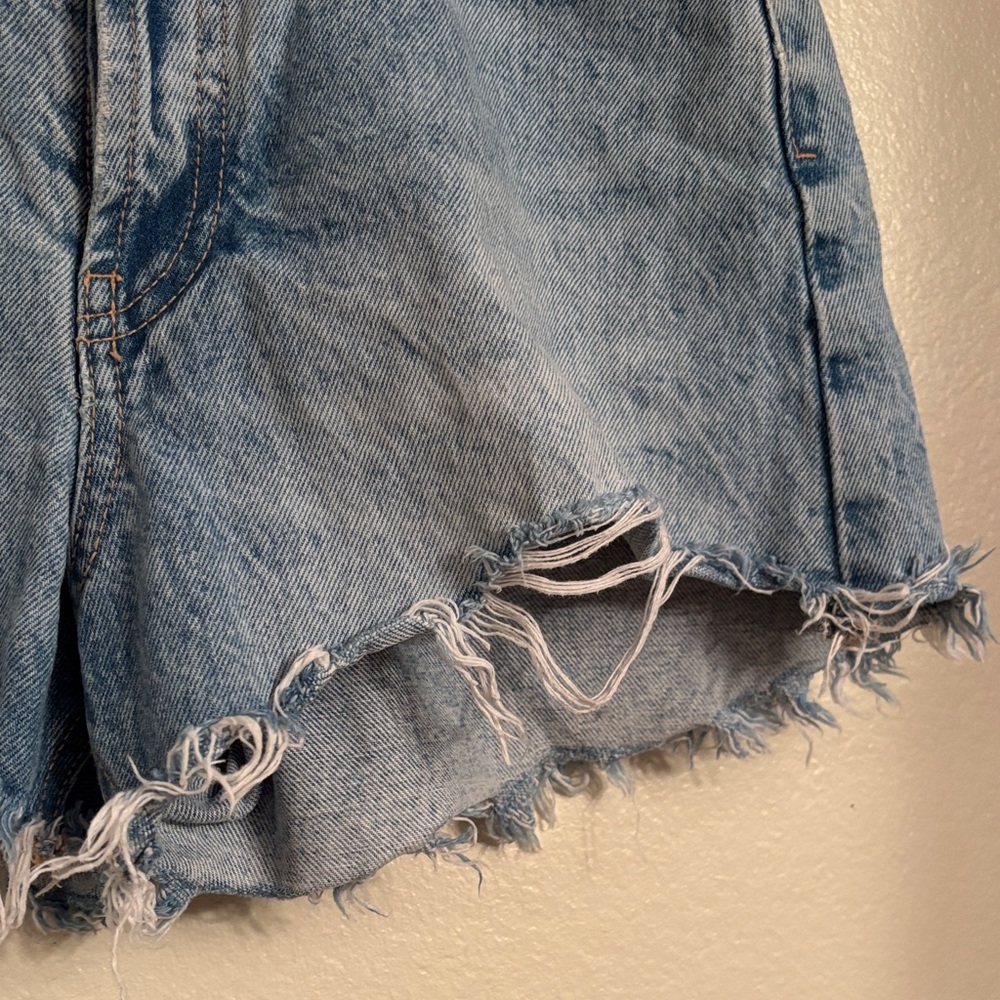 Zara size 2 Denim Frayed Hem jean Shorts - Picture 4 of 8